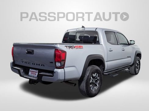 Used 2019 Toyota Tacoma TRD Off-Road image 8