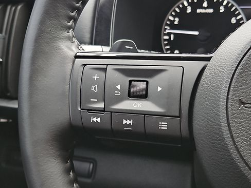 Certified 2024 Nissan Pathfinder SL w/ Cargo Package AWD/4WD image 20