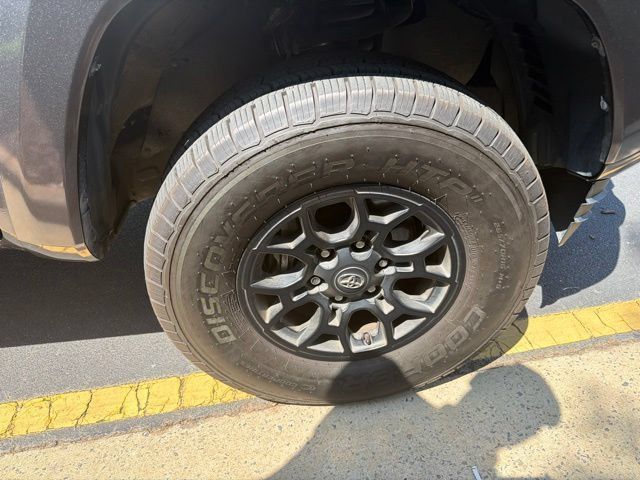 Used 2021 Toyota Tacoma SR5 RWD image 14