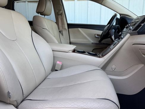 Used 2009 Toyota Venza FWD image 8