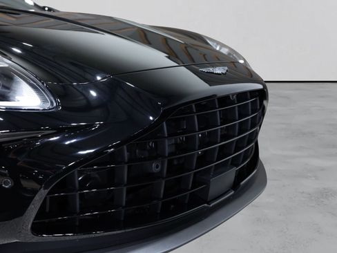 Used 2026 Aston Martin V8 Vantage Coupe RWD image 29