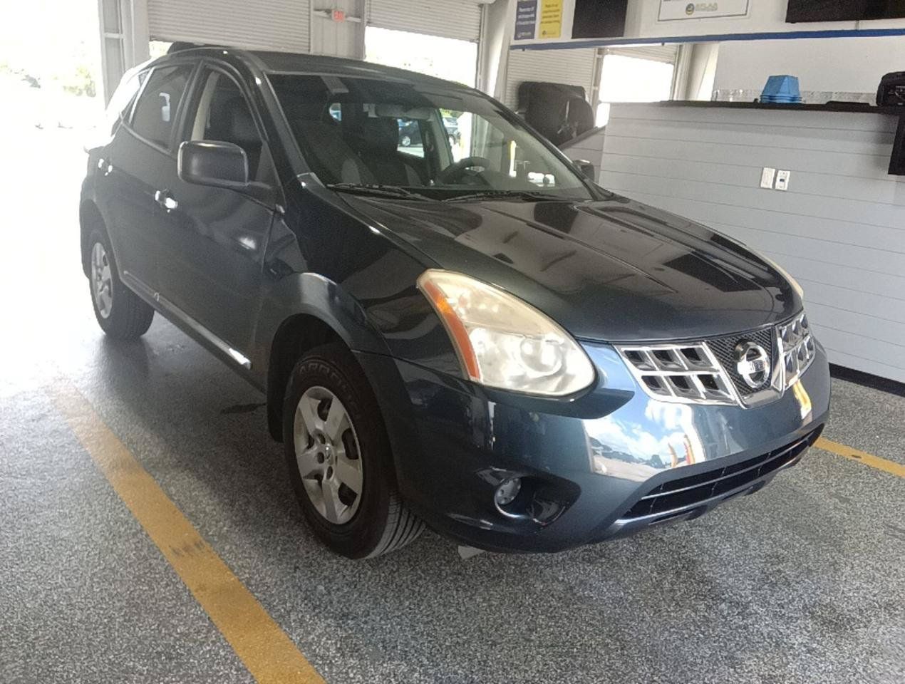 Used 2013 Nissan Rogue S FWD image 2