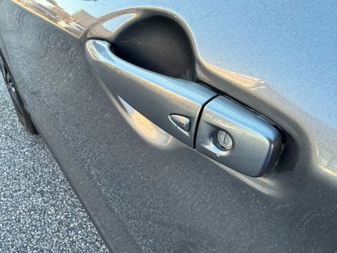 Used 2018 Nissan Rogue Sport SL image 8