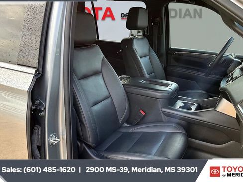 Used 2023 Chevrolet Suburban LT image 6