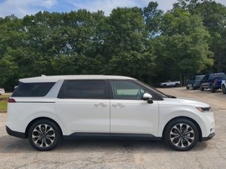 Used 2023 Kia Carnival EX FWD video 2