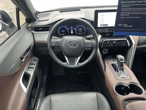 Used 2024 Toyota Venza Limited image 13
