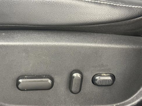 Used 2018 Ford Escape SEL image 12