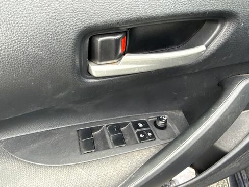 Used 2021 Toyota Corolla LE FWD image 9