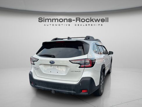 Used 2025 Subaru Outback Premium image 7