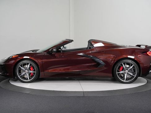 Used 2023 Chevrolet Corvette Stingray Premium Conv w/ Z51 Performance Package RWD image 7