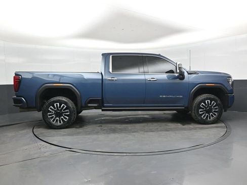 Used 2024 GMC Sierra 2500 Denali Ultimate AWD/4WD image 2