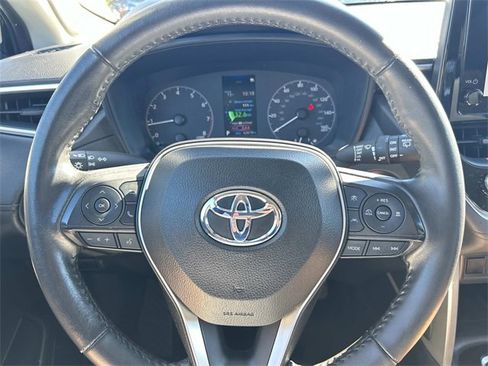 Used 2023 Toyota Corolla Cross LE image 28
