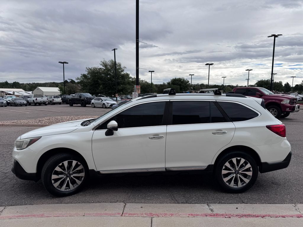Used 2018 Subaru Outback 2.5i Touring w/ Popular Package #3 AWD/4WD image 7