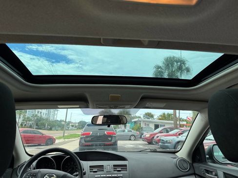 Used 2011 MAZDA MAZDA3 i Touring image 16