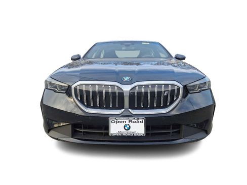 Used 2024 BMW i5 eDrive40i w/ Premium Package image 2