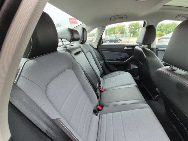 Used 2026 Volkswagen Jetta SE FWD image 27