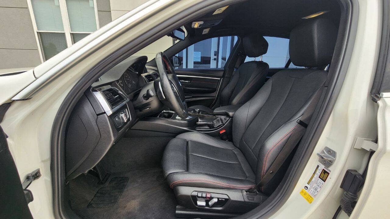 Used 2018 BMW 330i Sedan RWD image 9