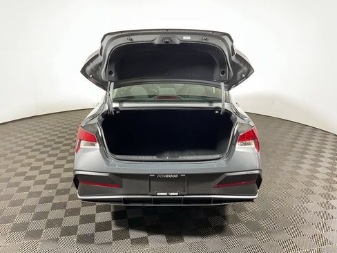 New 2026 Hyundai Elantra SE FWD image 13
