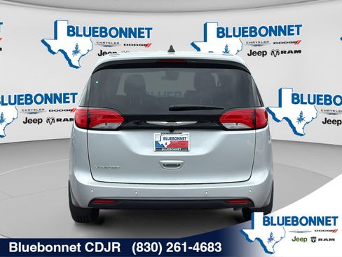 New 2026 Chrysler Voyager LX FWD image 4