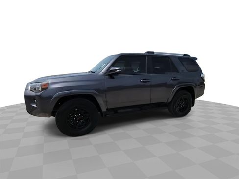 Used 2021 Toyota 4Runner SR5 Premium w/ Moonroof Package AWD/4WD image 4