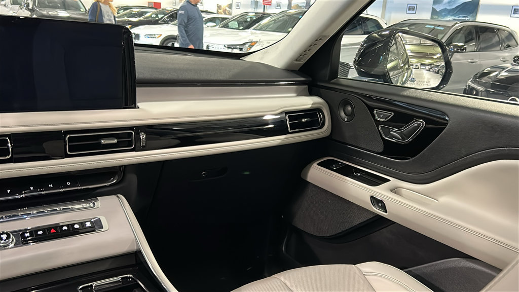 Used 2026 Lincoln Aviator Reserve w/ Illumination Package AWD/4WD image 25