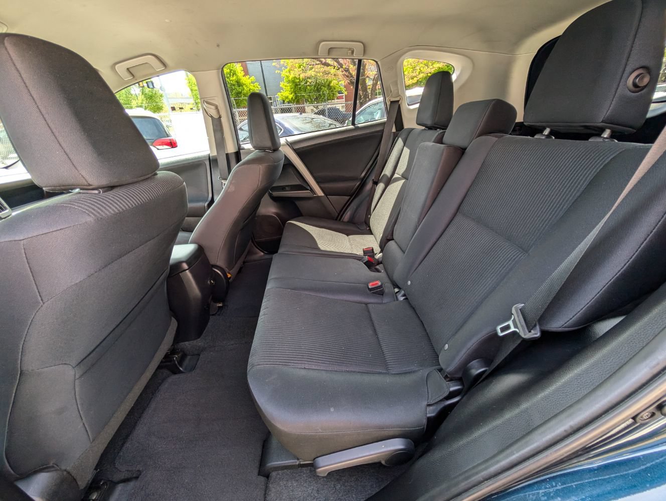 Used 2017 Toyota RAV4 LE FWD image 17