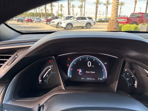Used 2018 Honda Civic EX image 12