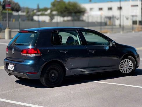 Used 2013 Volkswagen Golf 4-Door FWD image 6