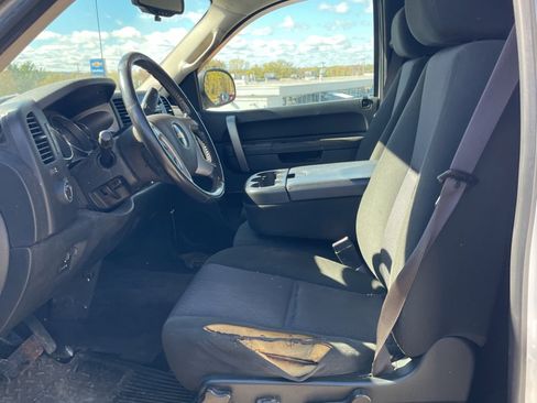 Used 2011 Chevrolet Silverado 2500 LT w/ Interior Plus Package image 11