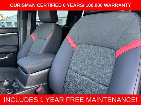 Used 2025 Chevrolet Colorado Z71 w/ Technology Package AWD/4WD image 22