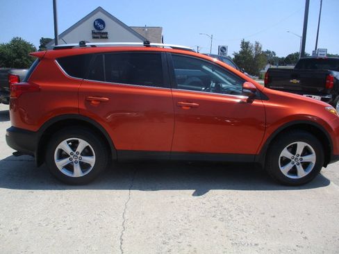Used 2015 Toyota RAV4 XLE AWD/4WD image 15