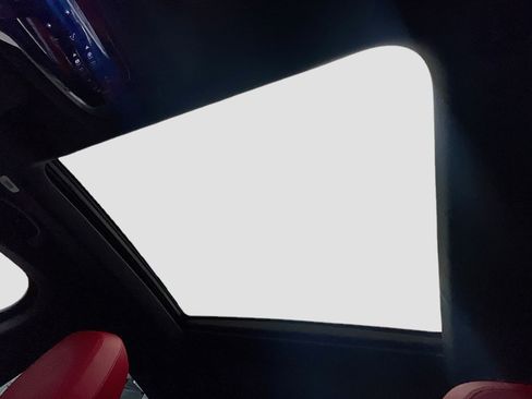 Used 2022 Alfa Romeo Stelvio Veloce image 14