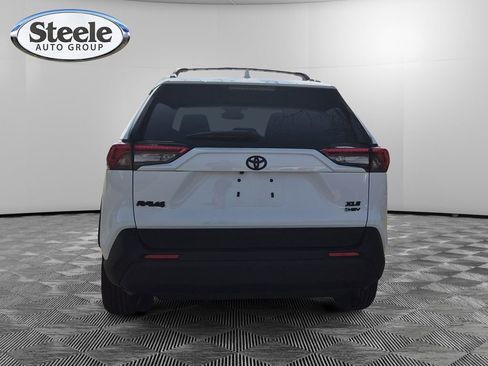 Used 2025 Toyota RAV4 XLE w/ Convenience Package image 4