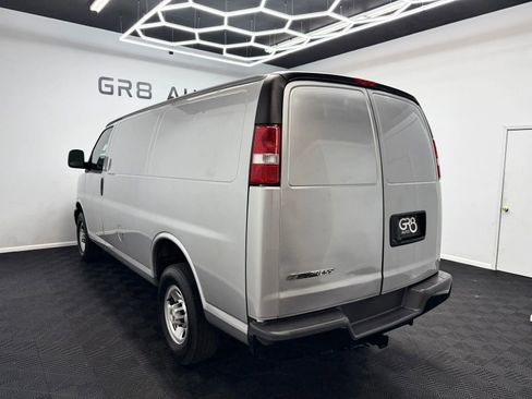 Used 2023 Chevrolet Express 2500 w/ Driver Convenience Package image 5