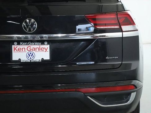 Used 2023 Volkswagen Atlas Cross Sport SE AWD/4WD image 45