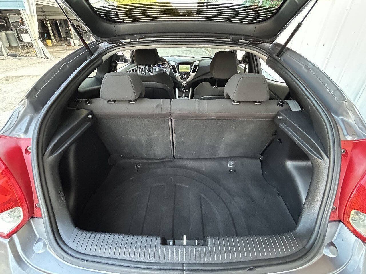 Used 2016 Hyundai Veloster FWD image 27