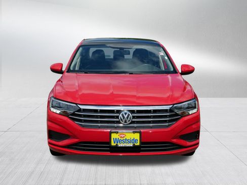Used 2019 Volkswagen Jetta SE w/ Cold Weather Package FWD image 2