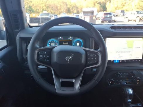 New 2025 Ford Bronco Badlands image 13