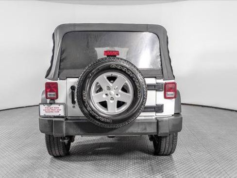 Used 2015 Jeep Wrangler Unlimited Sport w/ Quick Order Package 24S AWD/4WD image 6