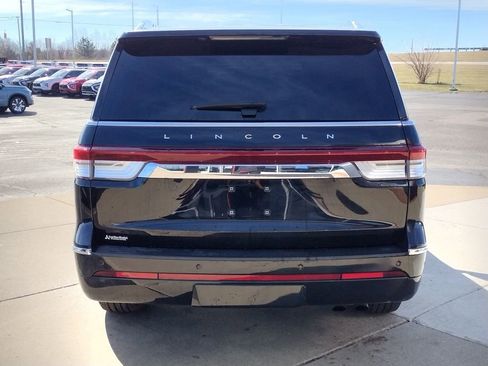 Used 2022 Lincoln Navigator Reserve AWD/4WD image 19