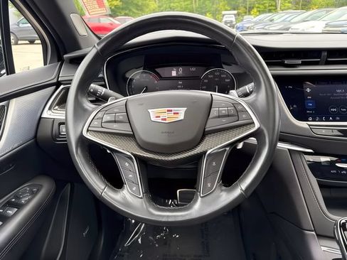 Used 2022 Cadillac XT5 Sportv w/ LPO, ONYX Package AWD/4WD image 28