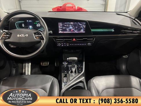 Used 2023 Kia Niro EX Touring image 23