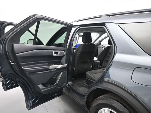Certified 2023 Ford Explorer XLT RWD image 17