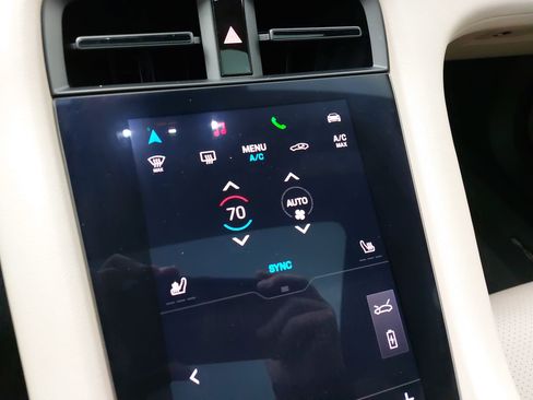 Certified 2022 Porsche Taycan image 23