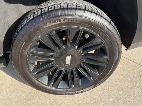Used 2017 Cadillac Escalade Platinum AWD/4WD image 32