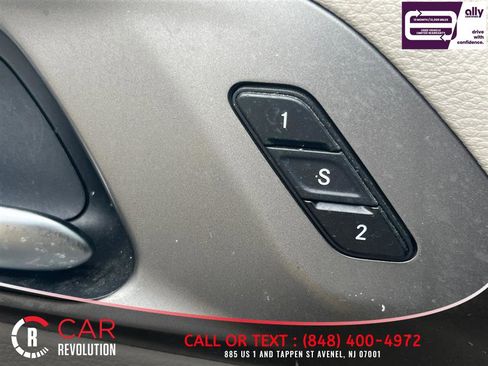 Used 2023 Chrysler Pacifica Touring-L FWD image 29