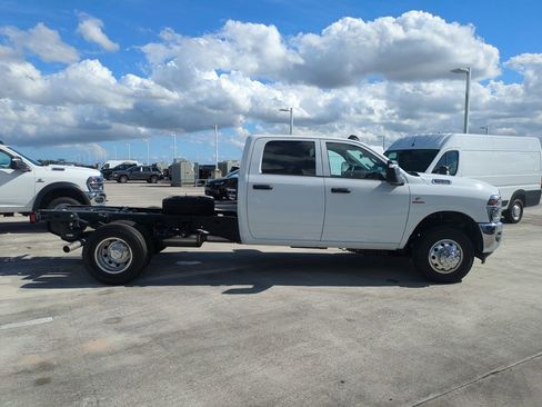 New 2026 RAM 3500 Tradesman w/ Chrome Appearance Group image 4