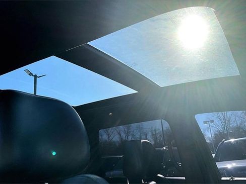 Used 2018 Jeep Grand Cherokee Limited w/ Luxury Group II image 21