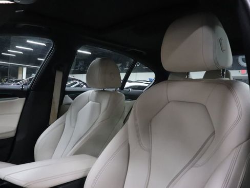 Used 2019 BMW 530i w/ Convenience Package image 11