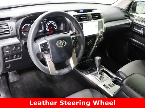 Used 2022 Toyota 4Runner SR5 Premium image 13